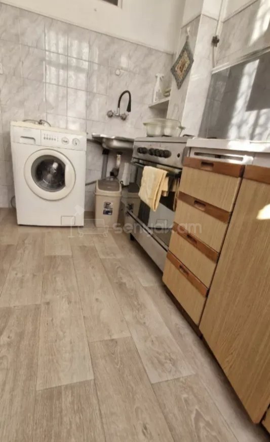 2 Սենյականոց Բնակարան Քարե Շենքում, 58քմ, 3/5 հարկ, Նորմալ Վիճակում, Կահավորված