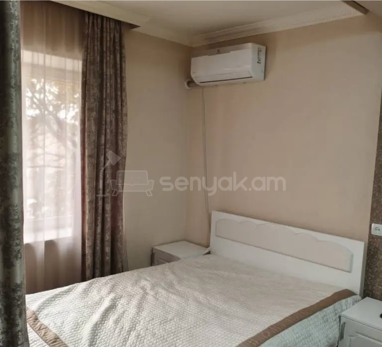 1 Սենյականոց Բնակարան Քարե Շենքում, 48քմ, 3/5 հարկ, Նորմալ Վիճակում, Կահավորված, Արևկող