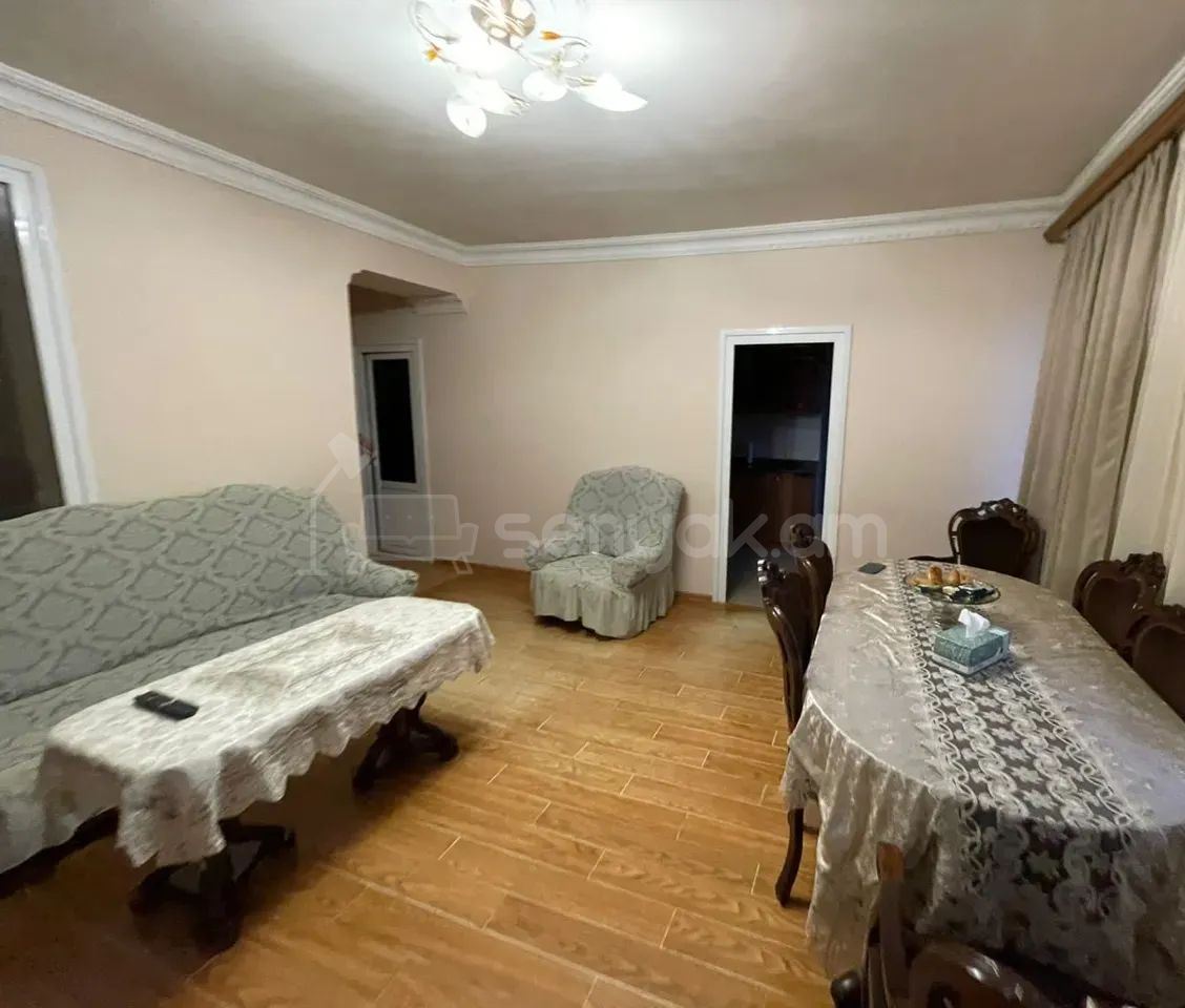 4 Սենյականոց Բնակարան Քարե Շենքում, 90քմ, 5/5 հարկ, Կապիտալ Վերանորոգված