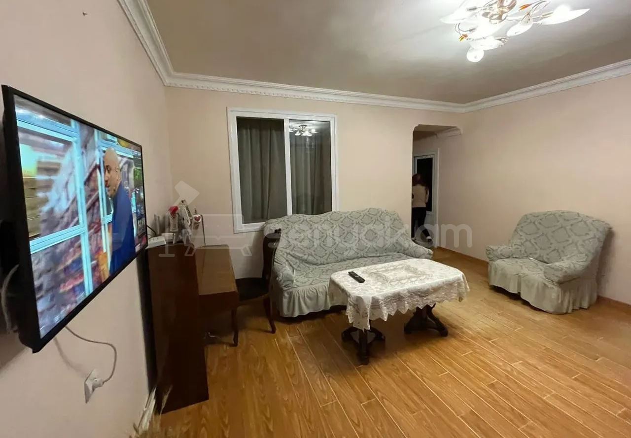 4 Սենյականոց Բնակարան Քարե Շենքում, 90քմ, 5/5 հարկ, Կապիտալ Վերանորոգված