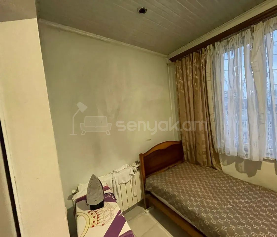 4 Սենյականոց Բնակարան Քարե Շենքում, 90քմ, 5/5 հարկ, Կապիտալ Վերանորոգված