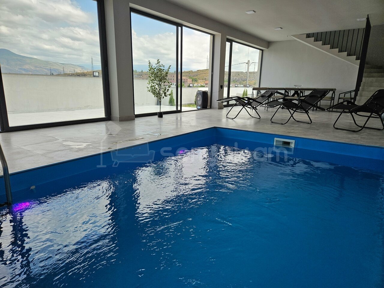 3 Սենյականոց Նորակառույց Ամառանոց, 200քմ, Լողավազանով