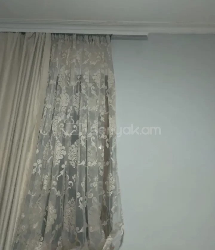 1 Սենյականոց Բնակարան Քարե Շենքում, 30քմ, 1/1 հարկ, Նորմալ Վիճակում, Կահավորված