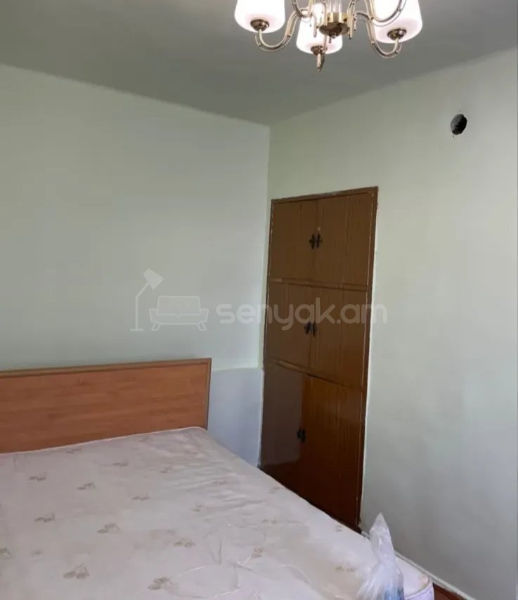 3 Սենյականոց Բնակարան Քարե Շենքում, 68քմ, 2/2 հարկ, Նորմալ Վիճակում, Կահավորված