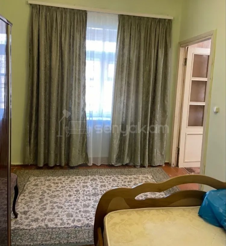 3 Սենյականոց Բնակարան Քարե Շենքում, 68քմ, 2/2 հարկ, Նորմալ Վիճակում, Կահավորված