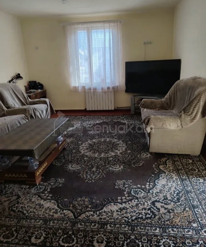 2 Սենյականոց Բնակարան Քարե Շենքում, 56քմ, 1/1 հարկ, Նորմալ Վիճակում, Կահավորված