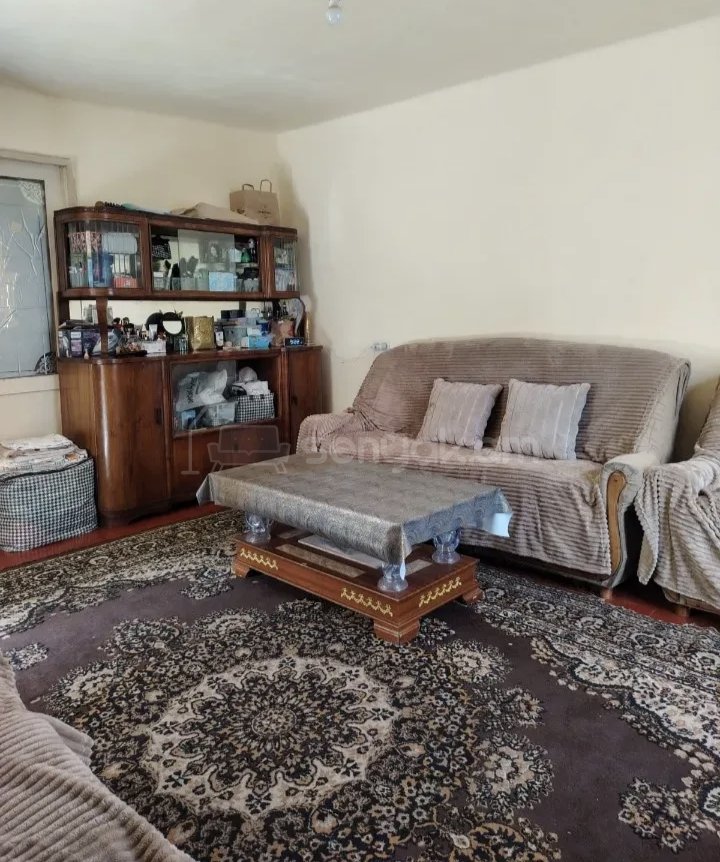 2 Սենյականոց Բնակարան Քարե Շենքում, 56քմ, 1/1 հարկ, Նորմալ Վիճակում, Կահավորված