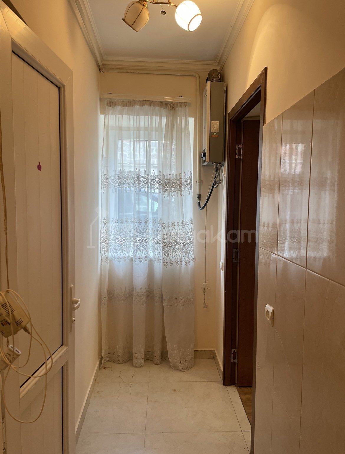 1 Սենյականոց Բնակարան Քարե Շենքում, 30քմ, 1/1 հարկ, Նորմալ Վիճակում, Կահավորված