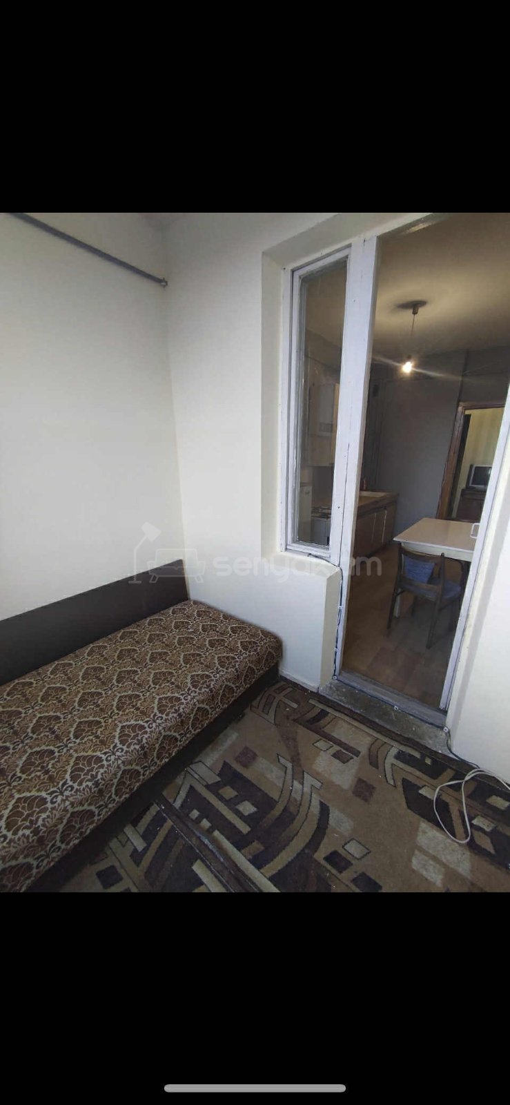 1 Սենյականոց Բնակարան Քարե Շենքում, 56քմ, 4/9 հարկ, Նորմալ Վիճակում, Կահավորված, Արևկող