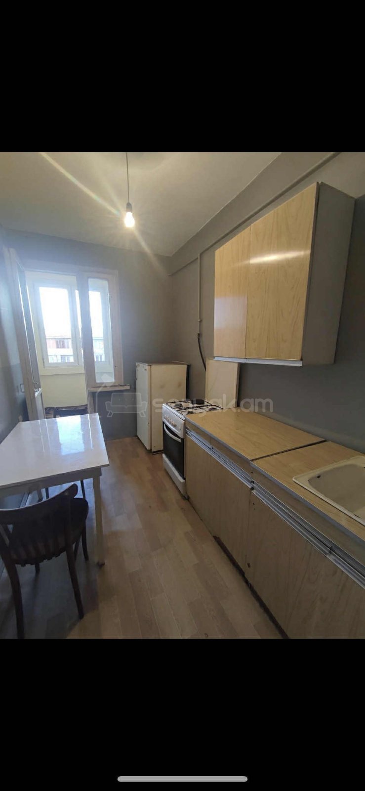 1 Սենյականոց Բնակարան Քարե Շենքում, 56քմ, 4/9 հարկ, Նորմալ Վիճակում, Կահավորված, Արևկող