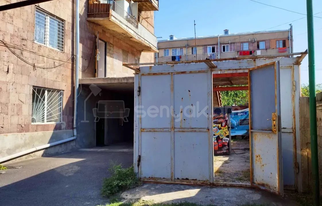 4 Սենյականոց Բնակարան Քարե Շենքում, 117քմ, 2/4 հարկ, Կոսմետիկ Վերանորոգված