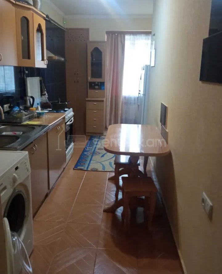 4 Սենյականոց Բնակարան, 92քմ, 8/9 հարկ, Կոսմետիկ Վերանորոգված