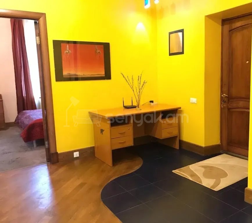 4 Սենյականոց Բնակարան Քարե Շենքում, 160քմ, 4/4 հարկ, Կապիտալ Վերանորոգված