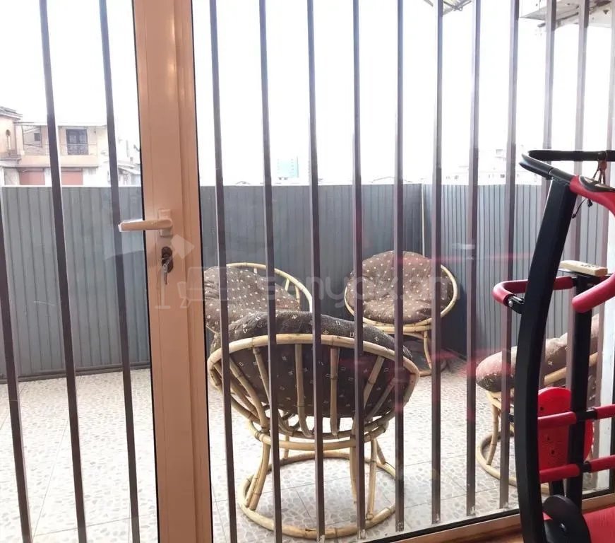 4 Սենյականոց Բնակարան Քարե Շենքում, 160քմ, 4/4 հարկ, Կապիտալ Վերանորոգված