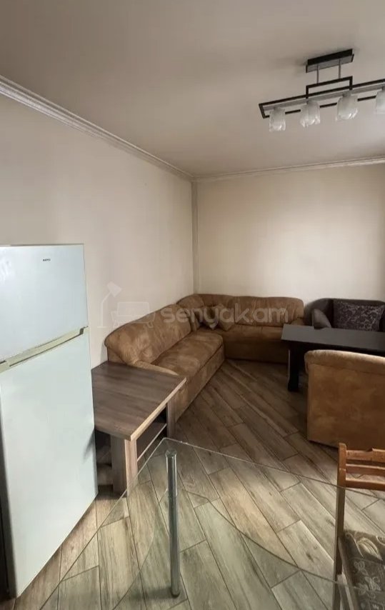 2 Սենյականոց Բնակարան Քարե Շենքում, 56քմ, 2/2 հարկ, Նորմալ Վիճակում, Կահավորված