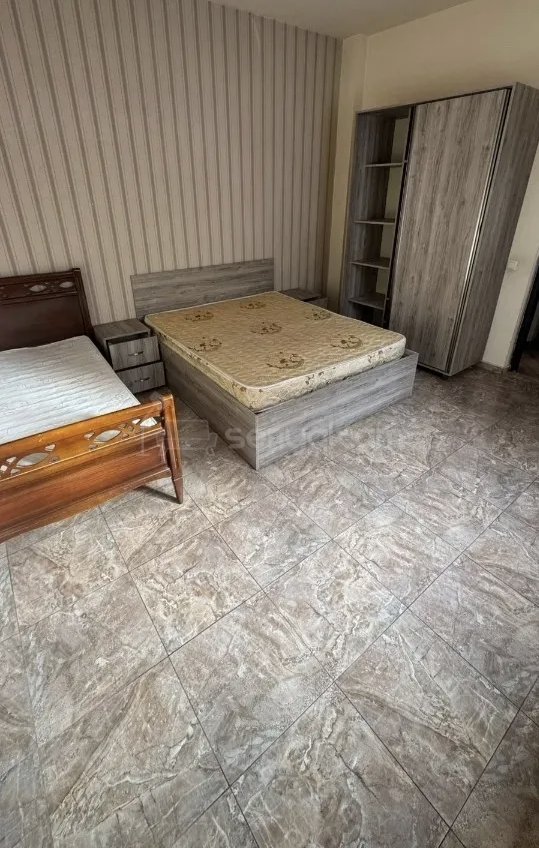 2 Սենյականոց Բնակարան Քարե Շենքում, 56քմ, 2/2 հարկ, Նորմալ Վիճակում, Կահավորված