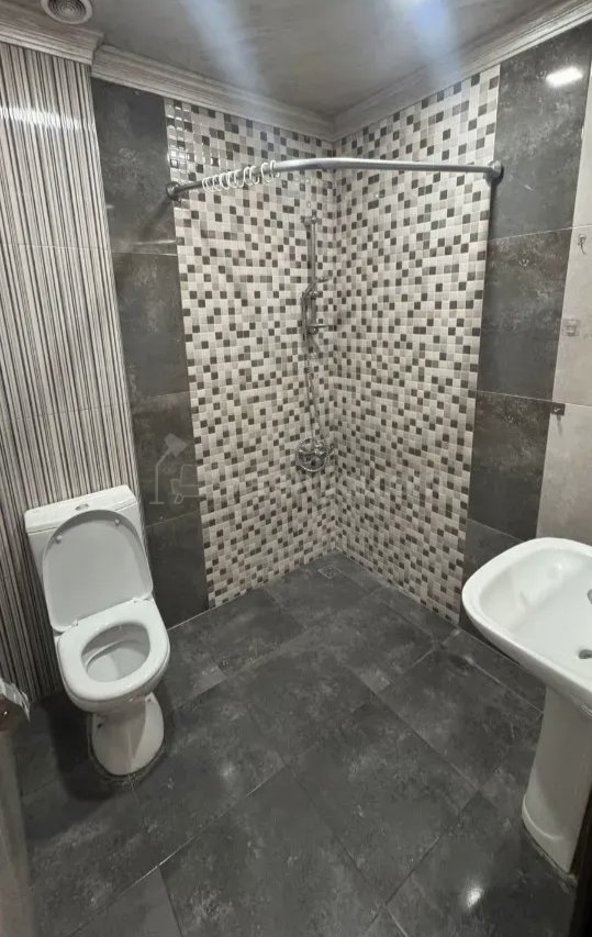 2 Սենյականոց Բնակարան Քարե Շենքում, 56քմ, 2/2 հարկ, Նորմալ Վիճակում, Կահավորված