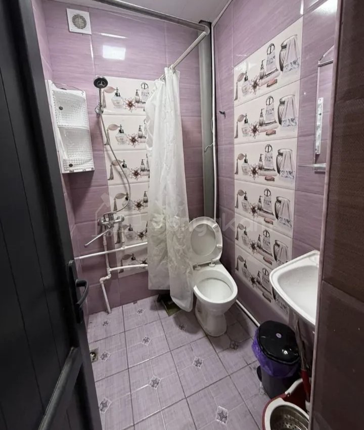 1 Սենյականոց Բնակարան Քարե Շենքում, 36քմ, 1/1 հարկ, Նորմալ Վիճակում, Կահավորված