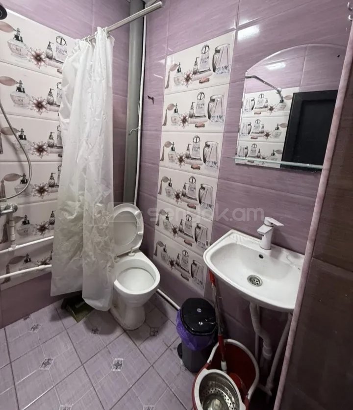 1 Սենյականոց Բնակարան Քարե Շենքում, 36քմ, 1/1 հարկ, Նորմալ Վիճակում, Կահավորված