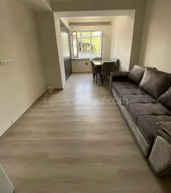 2 Սենյականոց Բնակարան Քարե Շենքում, 52քմ, 1/9 հարկ, Կապիտալ Վերանորոգված, Կահավորված, Արևկող