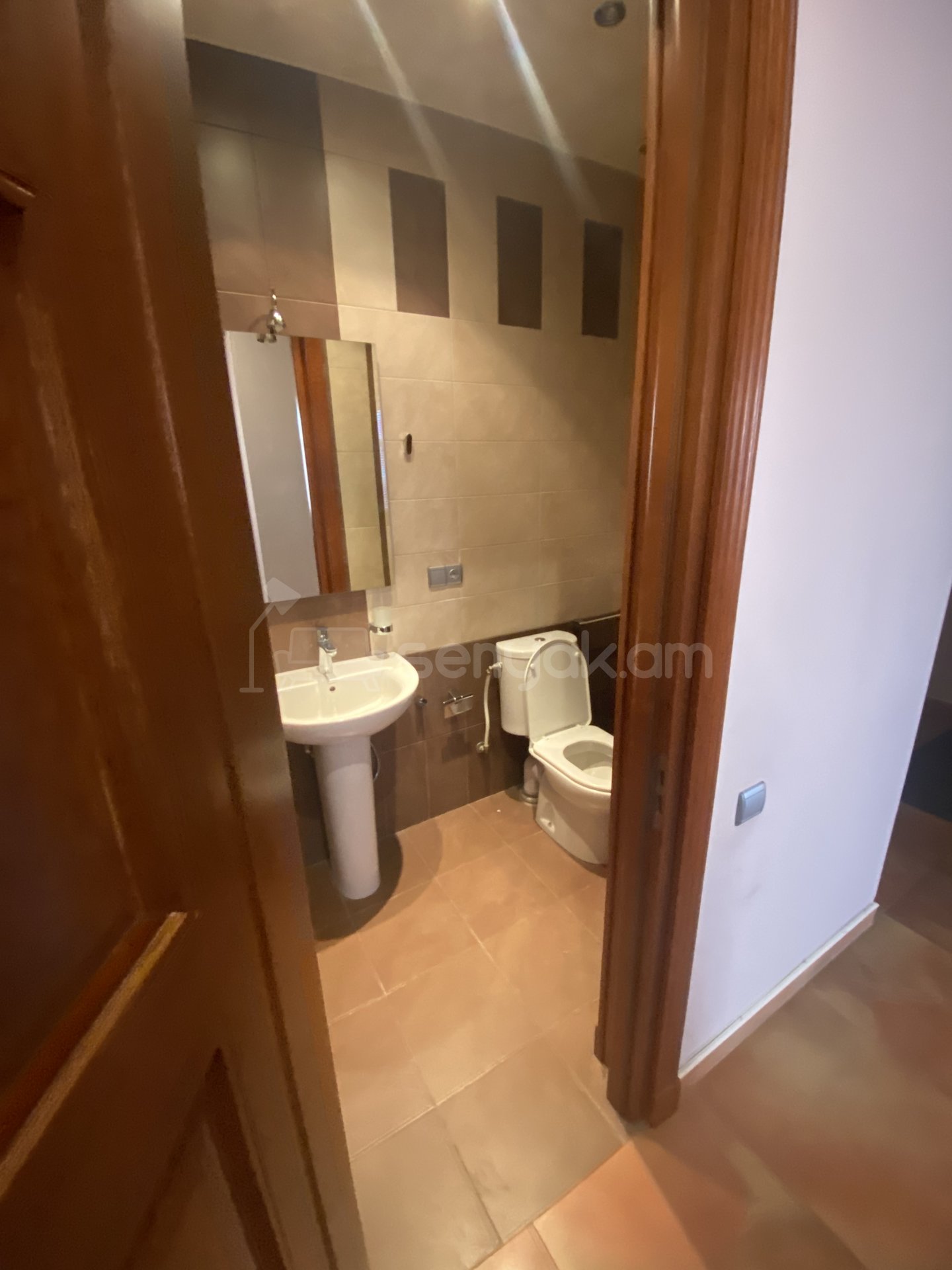 4 Սենյականոց Բնակարան, 140քմ, 7/12 հարկ, Դիզայներական Վերանորոգված