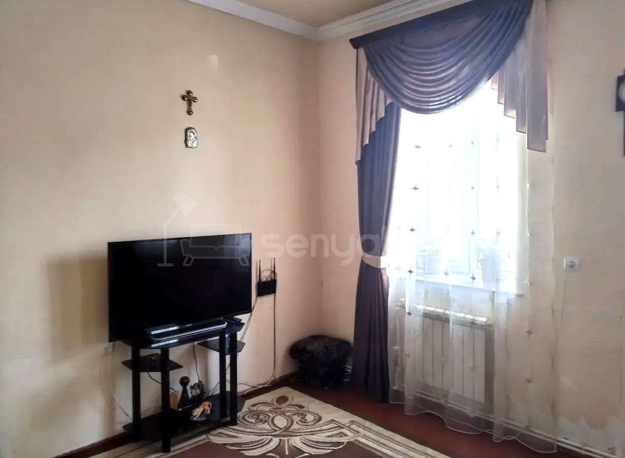 8 Սենյականոց Սեփական Տուն, 200քմ, Կոսմետիկ Վերանորոգված, Ավտոտնակով