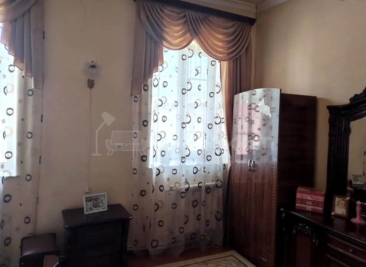 8 Սենյականոց Սեփական Տուն, 200քմ, Կոսմետիկ Վերանորոգված, Ավտոտնակով