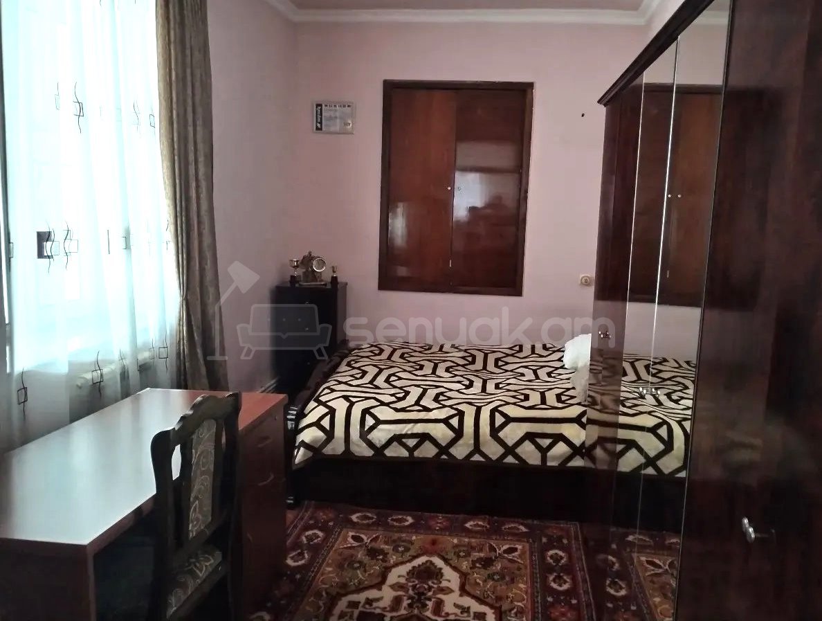 8 Սենյականոց Սեփական Տուն, 200քմ, Կոսմետիկ Վերանորոգված, Ավտոտնակով