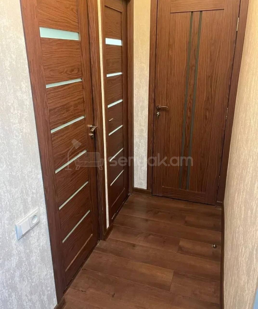 3 Սենյականոց Բնակարան, 55քմ, 9/9 հարկ, Նորմալ Վիճակում, Կահավորված, Արևկող