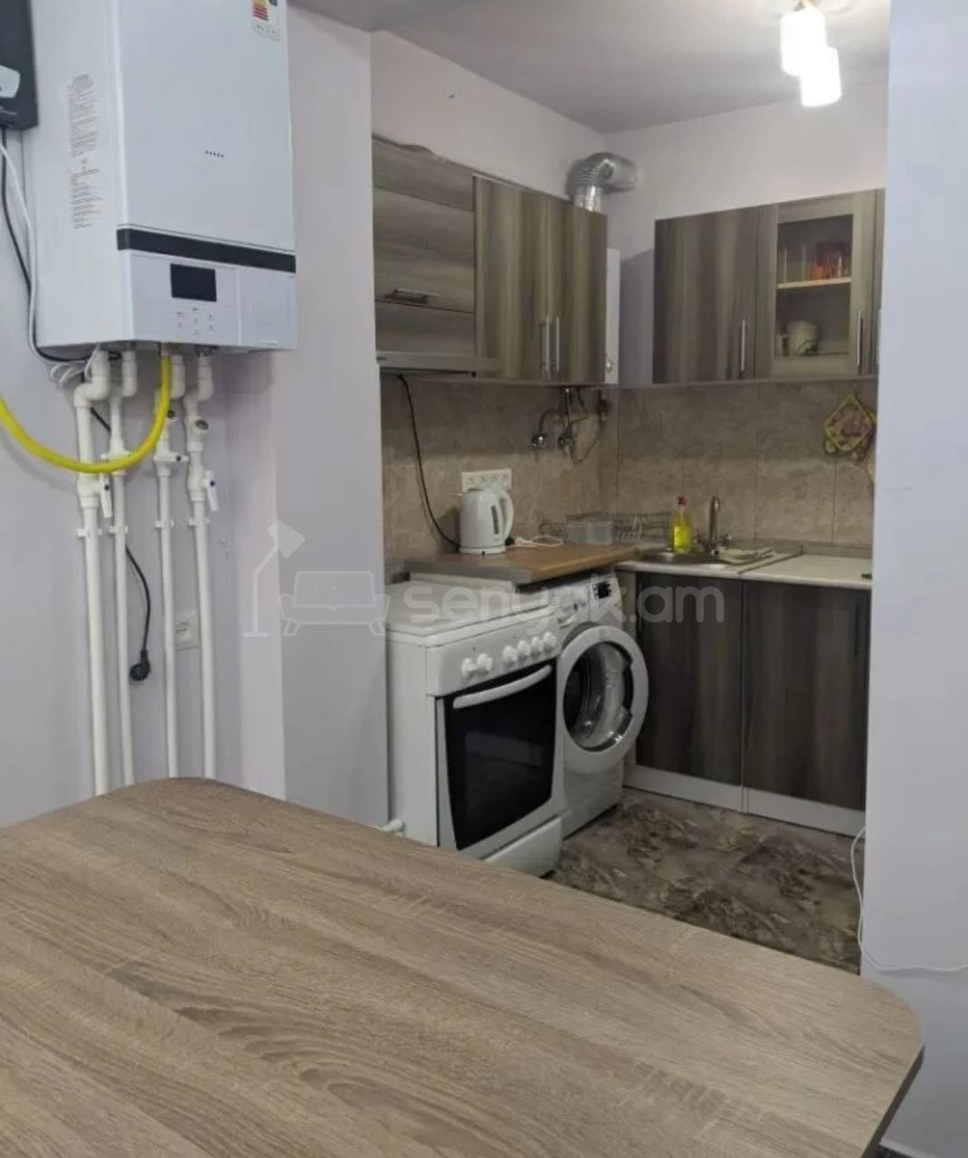 2 Սենյականոց Բնակարան Քարե Շենքում, 55քմ, 2/5 հարկ, Կապիտալ Վերանորոգված, Կահավորված