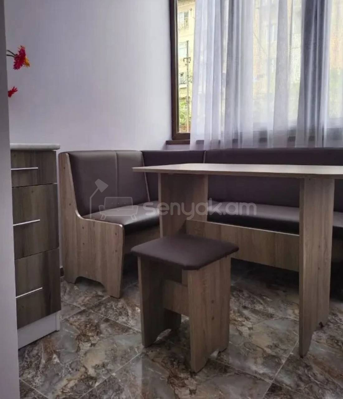 2 Սենյականոց Բնակարան Քարե Շենքում, 55քմ, 2/5 հարկ, Կապիտալ Վերանորոգված, Կահավորված