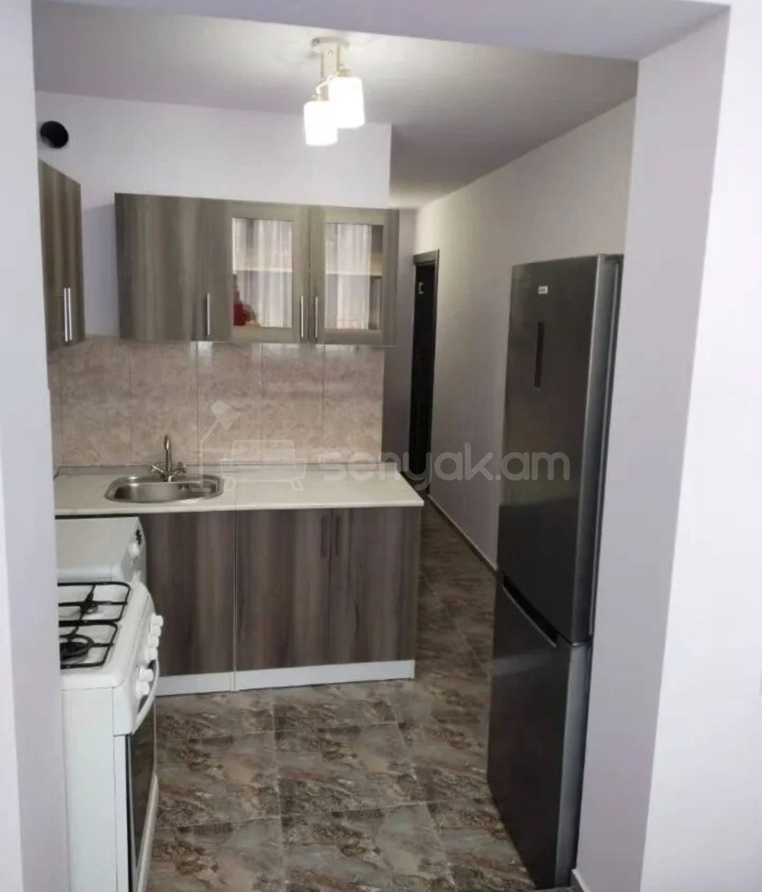 2 Սենյականոց Բնակարան Քարե Շենքում, 55քմ, 2/5 հարկ, Կապիտալ Վերանորոգված, Կահավորված