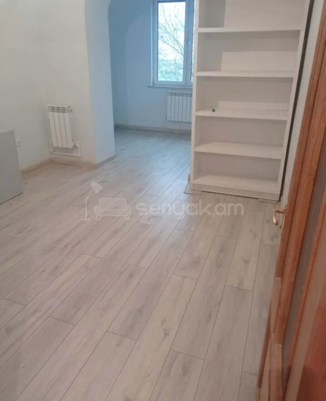 3 Սենյականոց Բնակարան Քարե Շենքում, 70քմ, 2/4 հարկ, Կապիտալ Վերանորոգված, Մասամբ Կահավորված