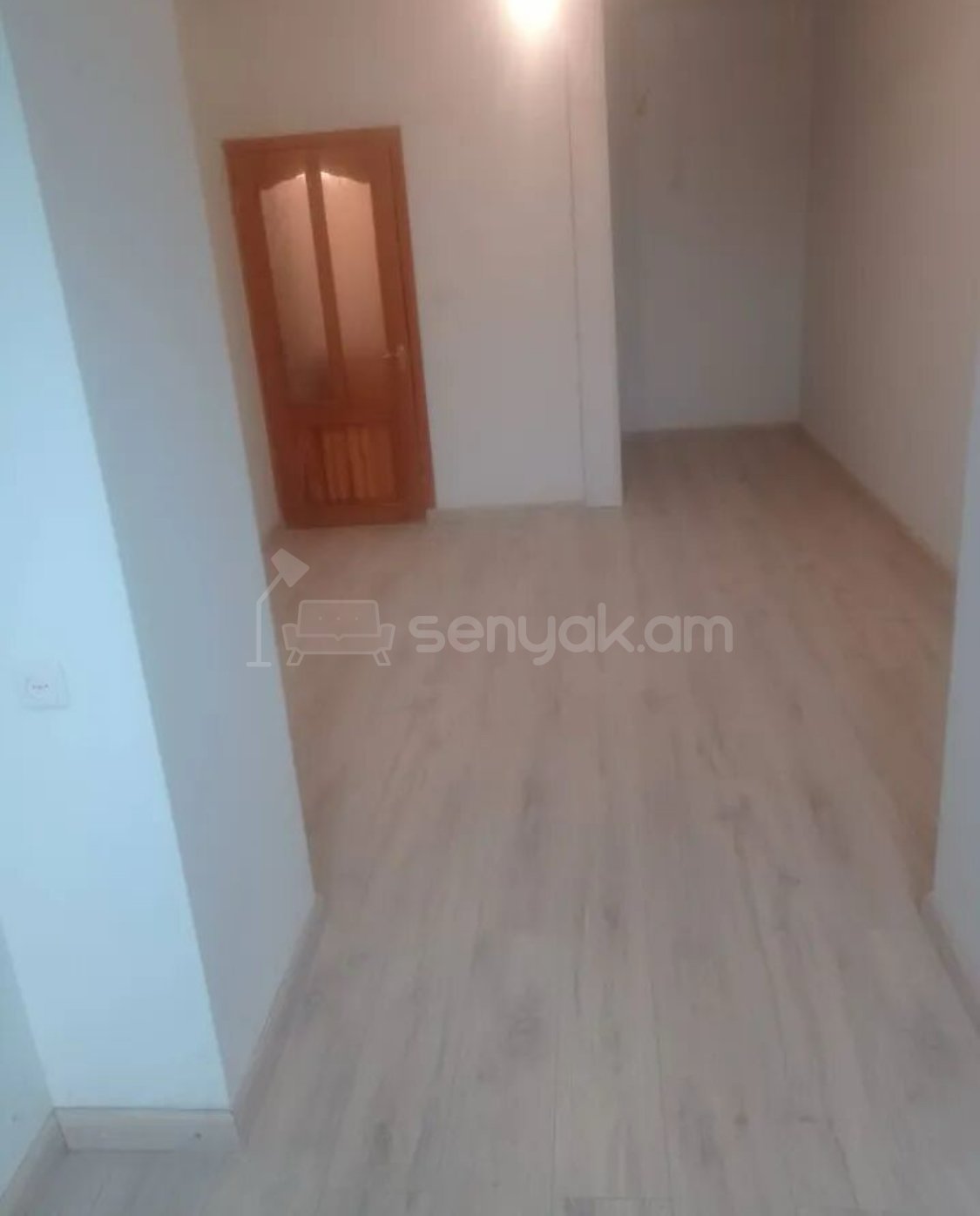 3 Սենյականոց Բնակարան Քարե Շենքում, 70քմ, 2/4 հարկ, Կապիտալ Վերանորոգված, Մասամբ Կահավորված