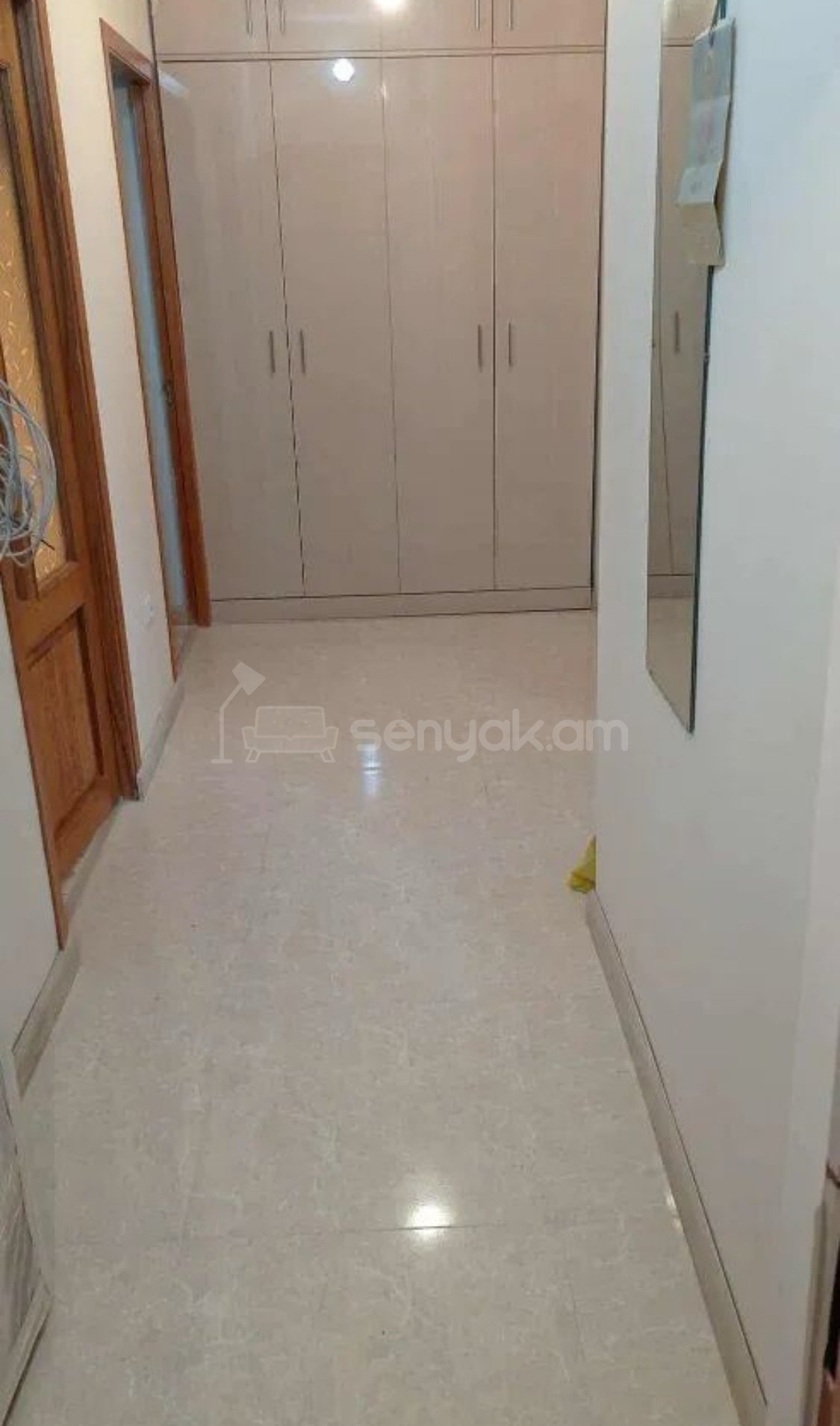 3 Սենյականոց Բնակարան Քարե Շենքում, 70քմ, 2/4 հարկ, Կապիտալ Վերանորոգված, Մասամբ Կահավորված