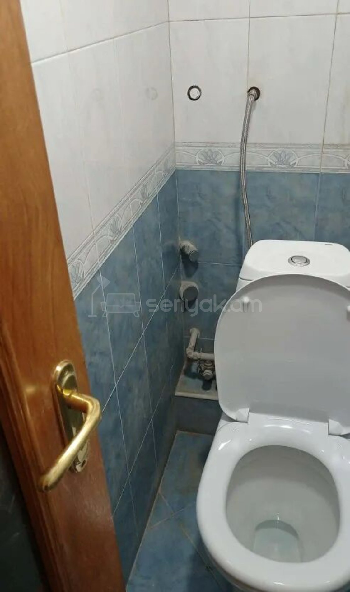 3 Սենյականոց Բնակարան Քարե Շենքում, 70քմ, 2/4 հարկ, Կապիտալ Վերանորոգված, Մասամբ Կահավորված