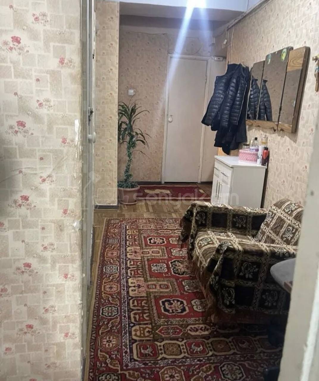 3 Սենյականոց Բնակարան Քարե Շենքում, 67քմ, 3/5 հարկ, Նորմալ Վիճակում, Կահավորված, Արևկող