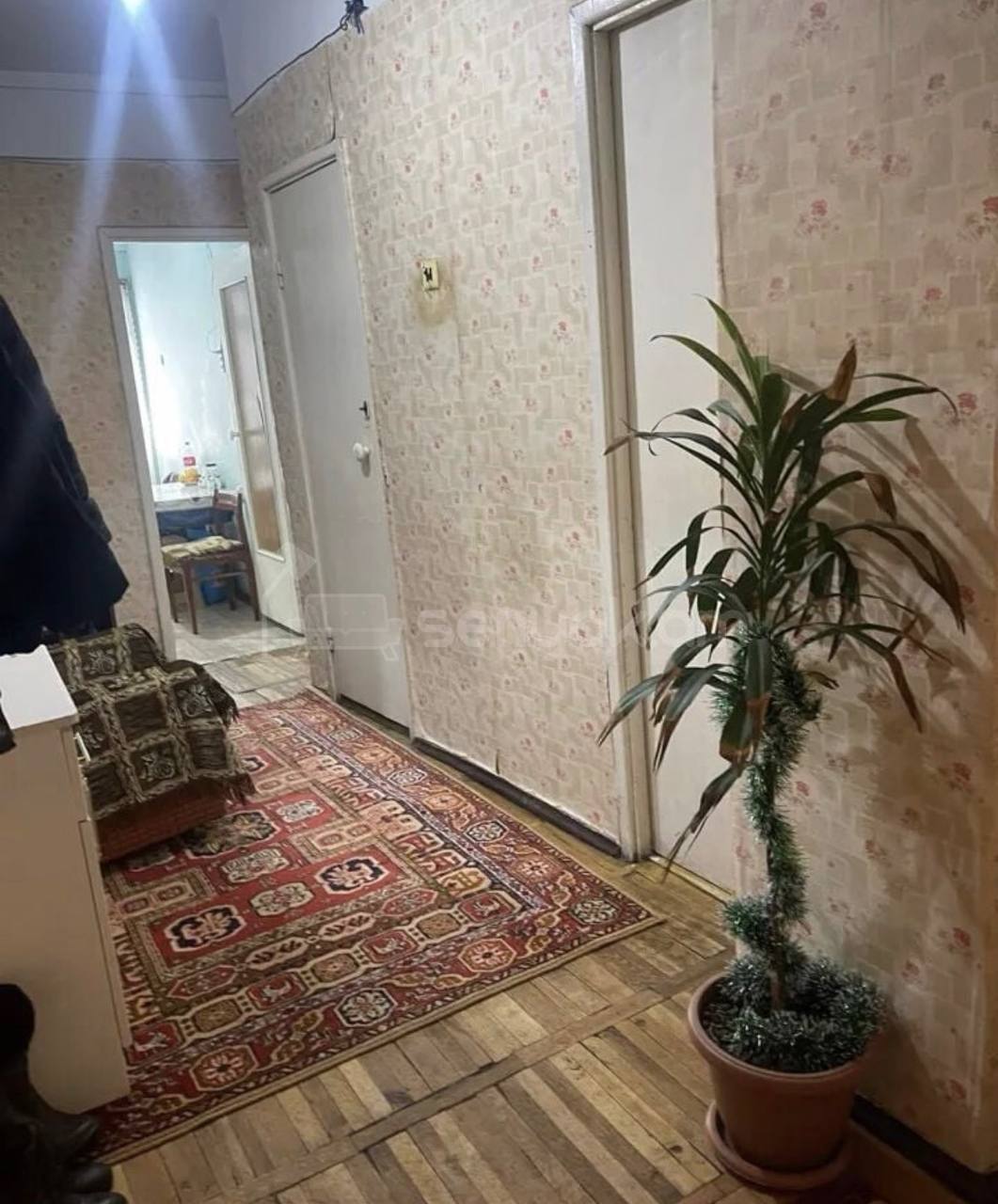 3 Սենյականոց Բնակարան Քարե Շենքում, 67քմ, 3/5 հարկ, Նորմալ Վիճակում, Կահավորված, Արևկող