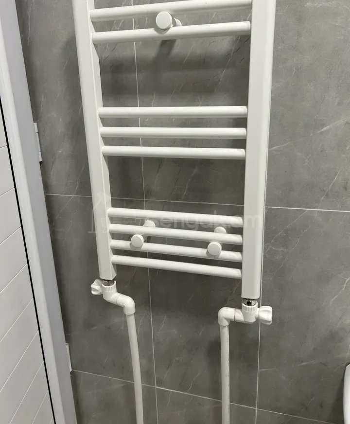 1 Սենյականոց Բնակարան Քարե Շենքում, 40քմ, 1/1 հարկ, Նորմալ Վիճակում