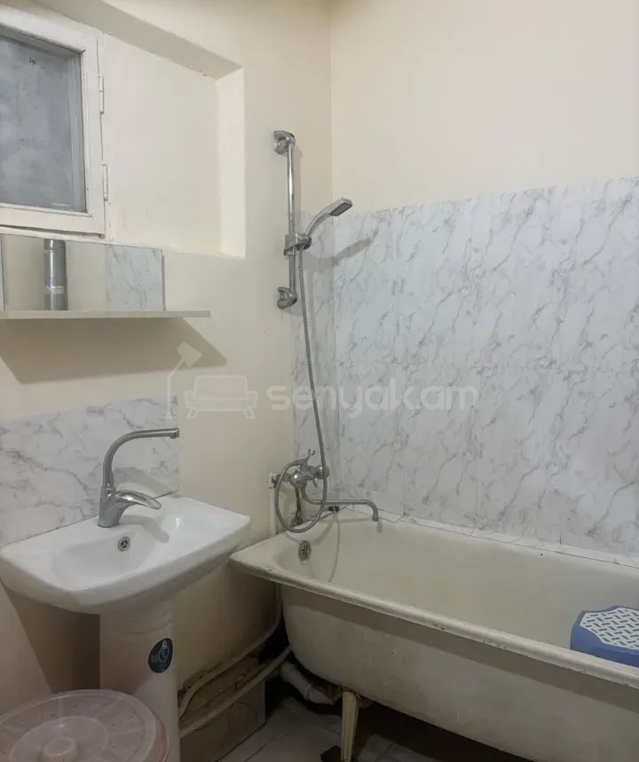 3 Սենյականոց Բնակարան, 62քմ, 5/9 հարկ, Նորմալ Վիճակում, Արևկող