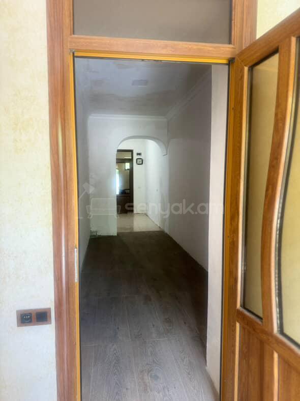 5 Սենյականոց Սեփական Տուն, 200քմ, Կոսմետիկ Վերանորոգված, Ավտոտնակով