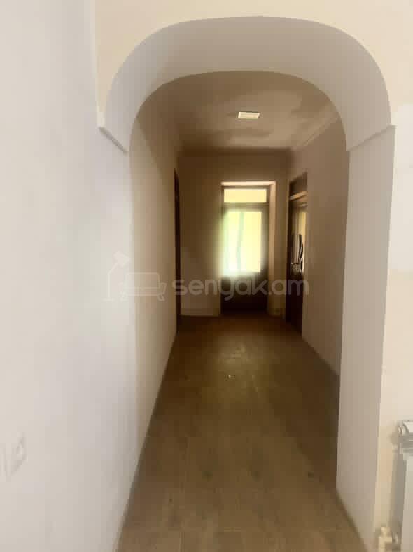 5 Սենյականոց Սեփական Տուն, 200քմ, Կոսմետիկ Վերանորոգված, Ավտոտնակով