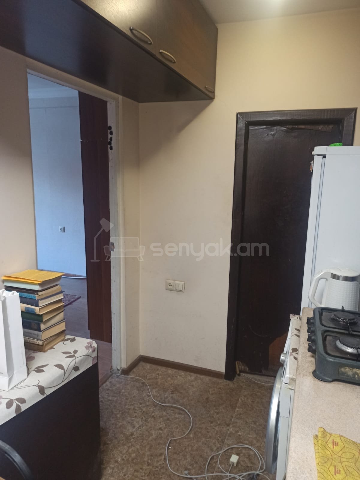 1 Սենյականոց Բնակարան Քարե Շենքում, 20քմ, 3/5 հարկ, Կոսմետիկ Վերանորոգված