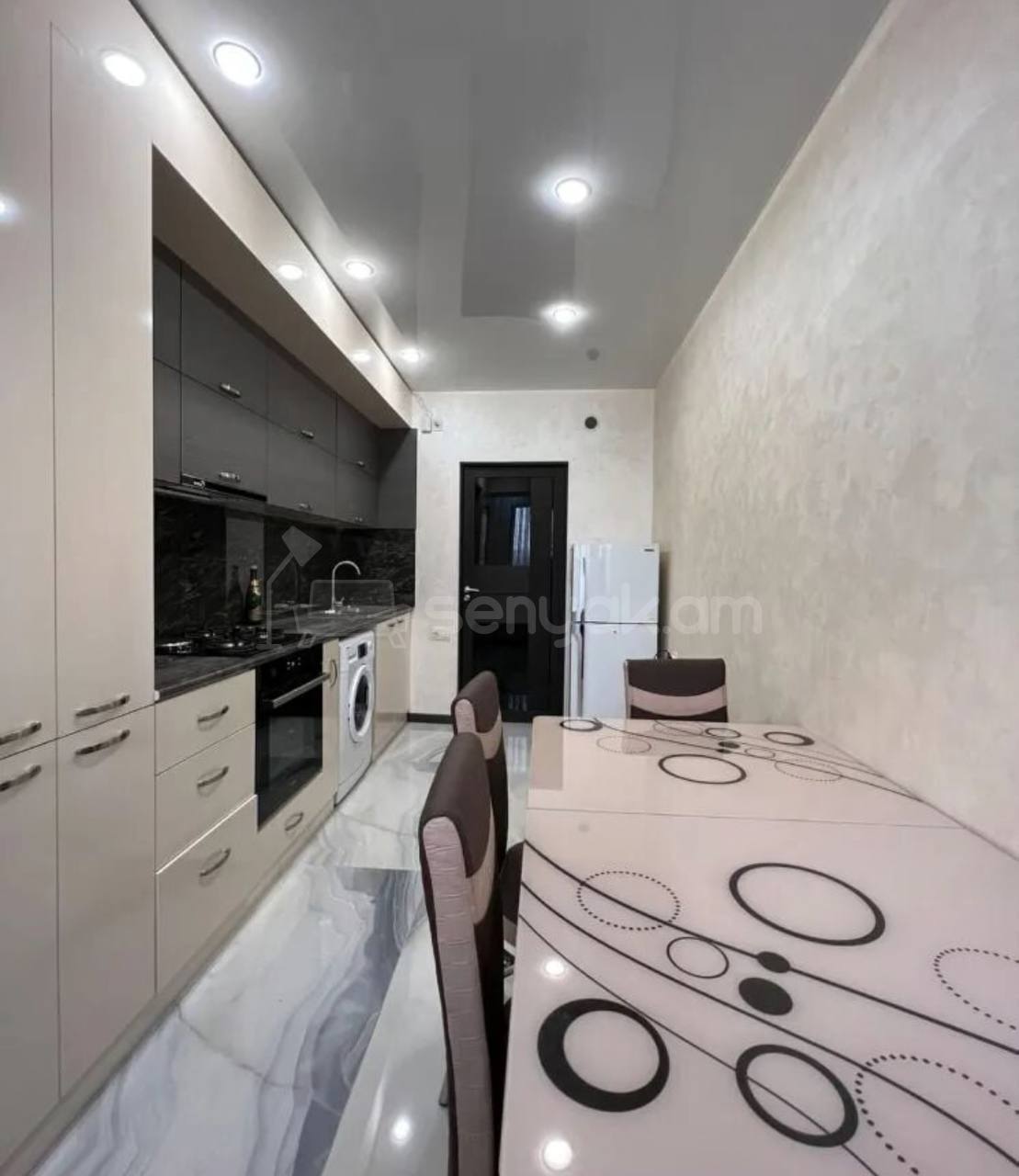 3 Սենյականոց Բնակարան, 84քմ, 7/14 հարկ, Կապիտալ Վերանորոգված, Կահավորված, Արևկող