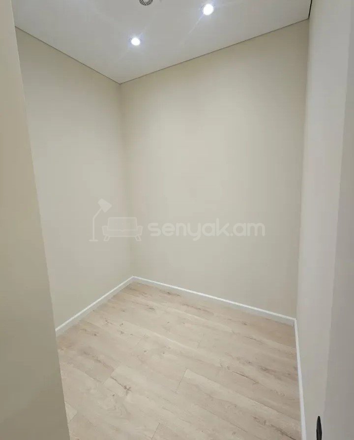 3 Սենյականոց Բնակարան Նորակառույցում, 74քմ, 14/14 հարկ, Կապիտալ Վերանորոգված