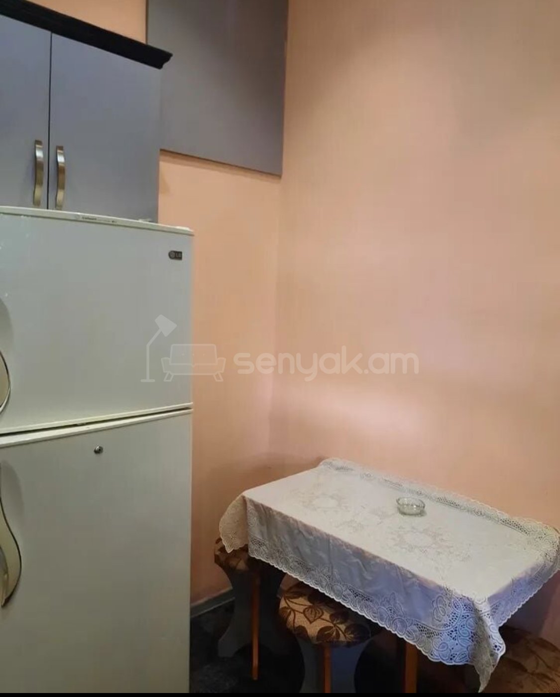 2 Սենյականոց Բնակարան Քարե Շենքում, 55քմ, 2/3 հարկ, Նորմալ Վիճակում, Կահավորված