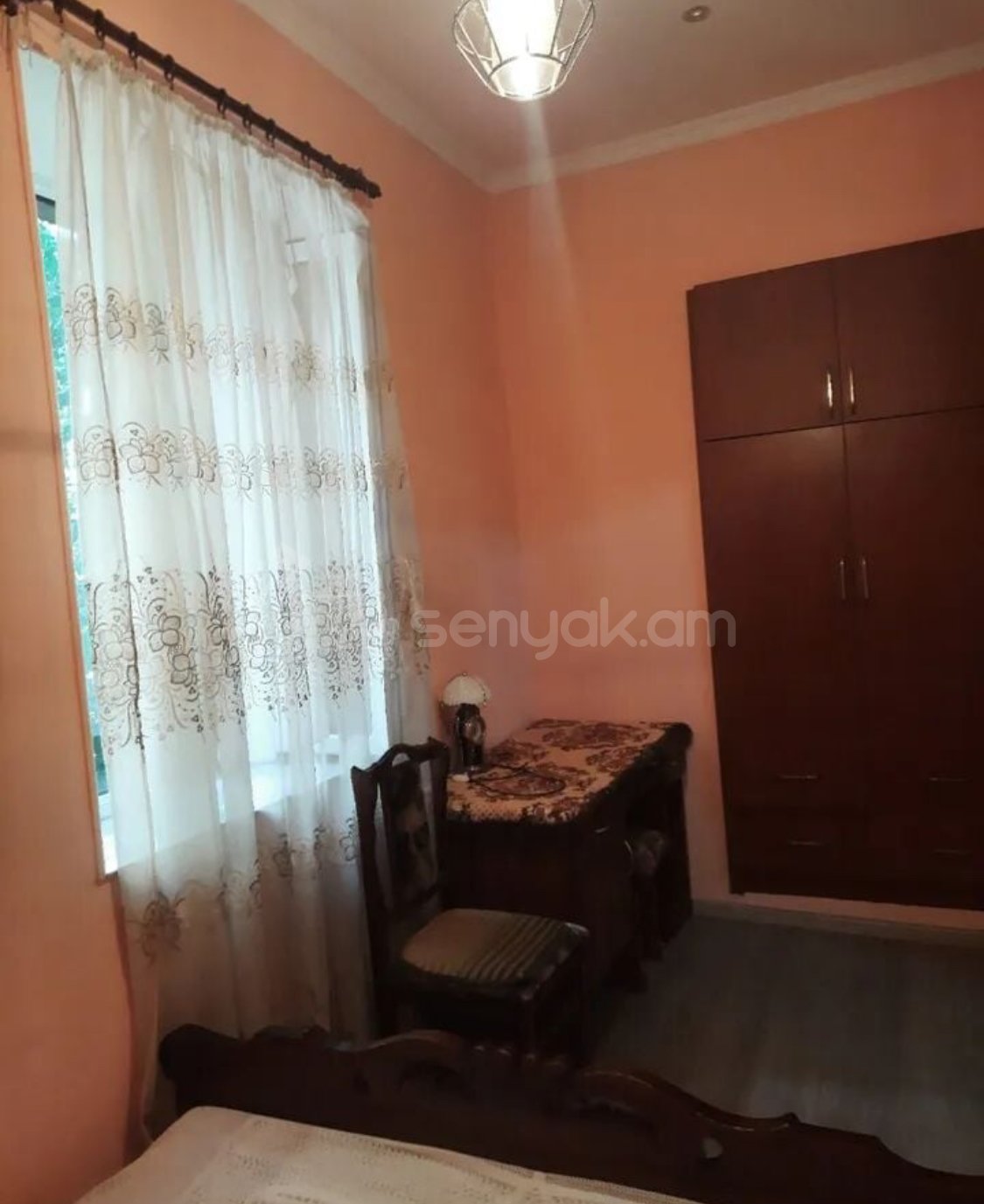 2 Սենյականոց Բնակարան Քարե Շենքում, 55քմ, 2/3 հարկ, Նորմալ Վիճակում, Կահավորված