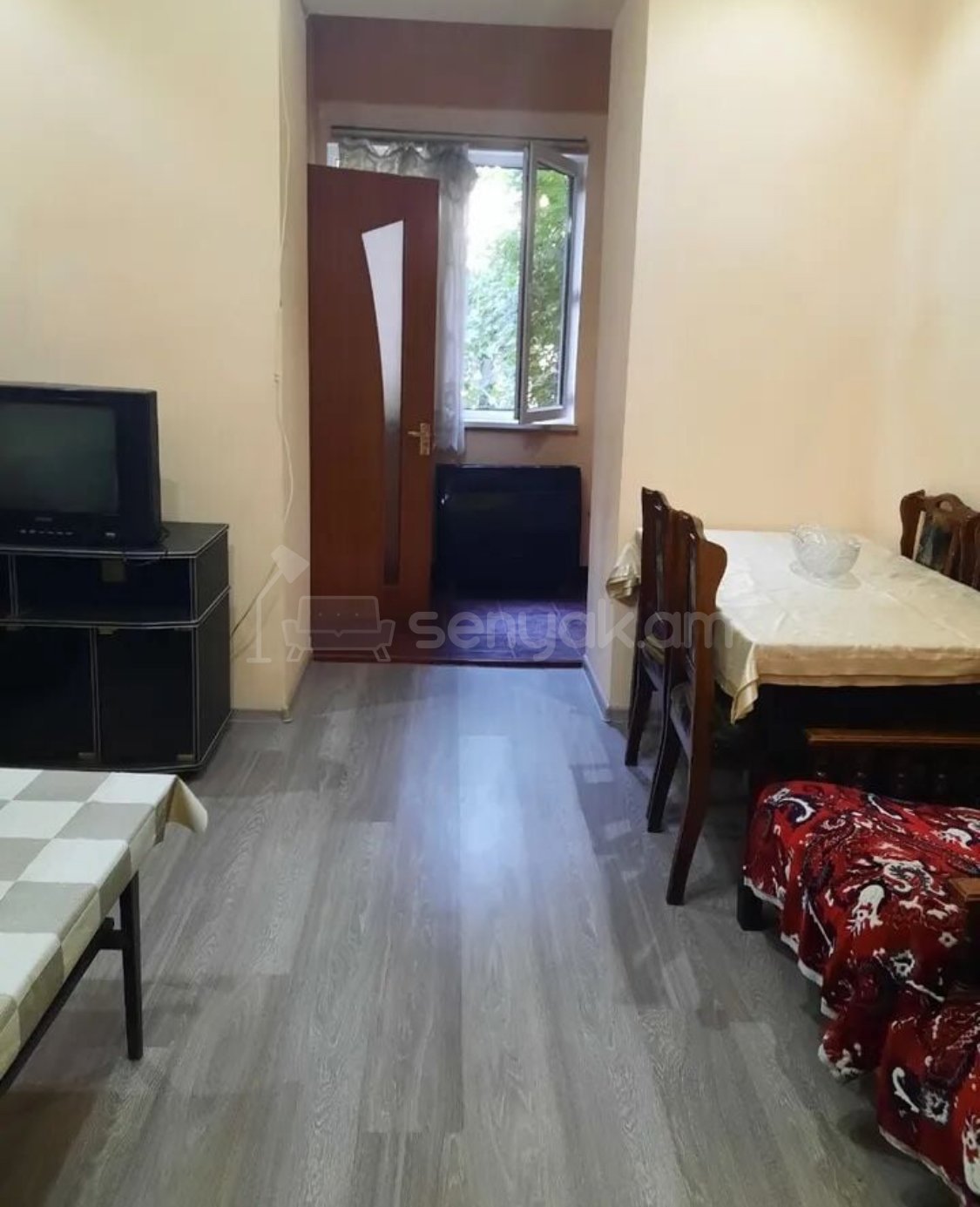 2 Սենյականոց Բնակարան Քարե Շենքում, 55քմ, 2/3 հարկ, Նորմալ Վիճակում, Կահավորված