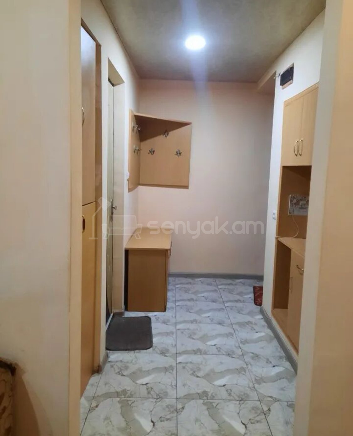 2 Սենյականոց Բնակարան Քարե Շենքում, 55քմ, 2/3 հարկ, Նորմալ Վիճակում, Կահավորված