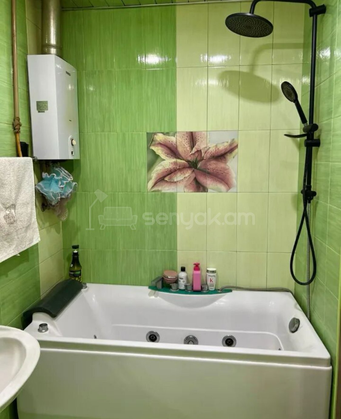 3 Սենյականոց Բնակարան Քարե Շենքում, 80քմ, 4/5 հարկ, Դիզայներական Վերանորոգված, Կահավորված